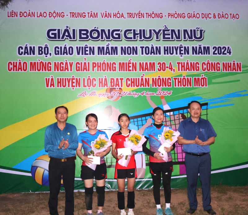 Lộc Hà: Phối hợp tổ chức giải bóng chuyền nữ cán bộ, giáo viên mầm non 